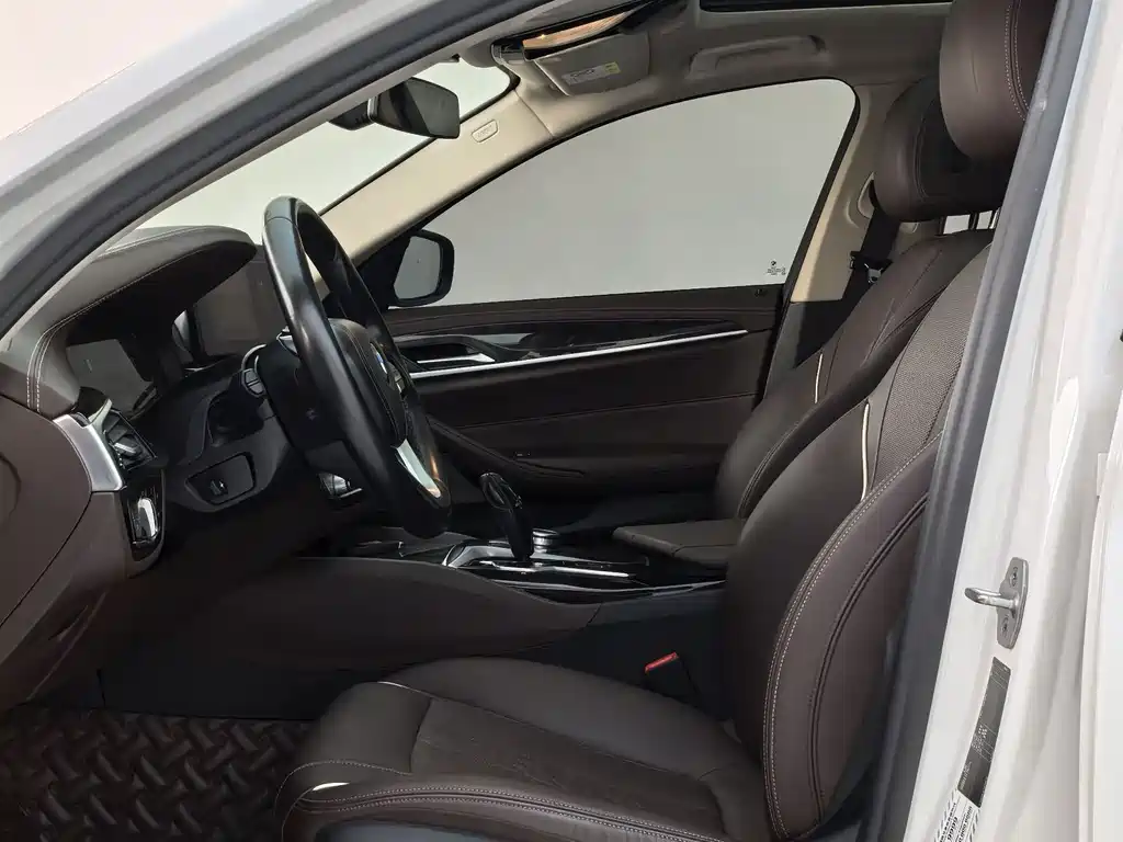 BMW 5 Series 2021 525Li Luxury Line