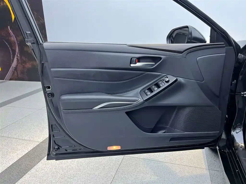 Toyota Avalon 2019 2.0L Luxury Version (China VI)