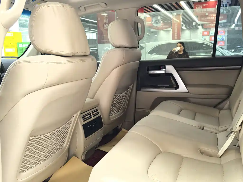 Land Cruiser (Import) 2019 4.6L GX-R Middle East Edition