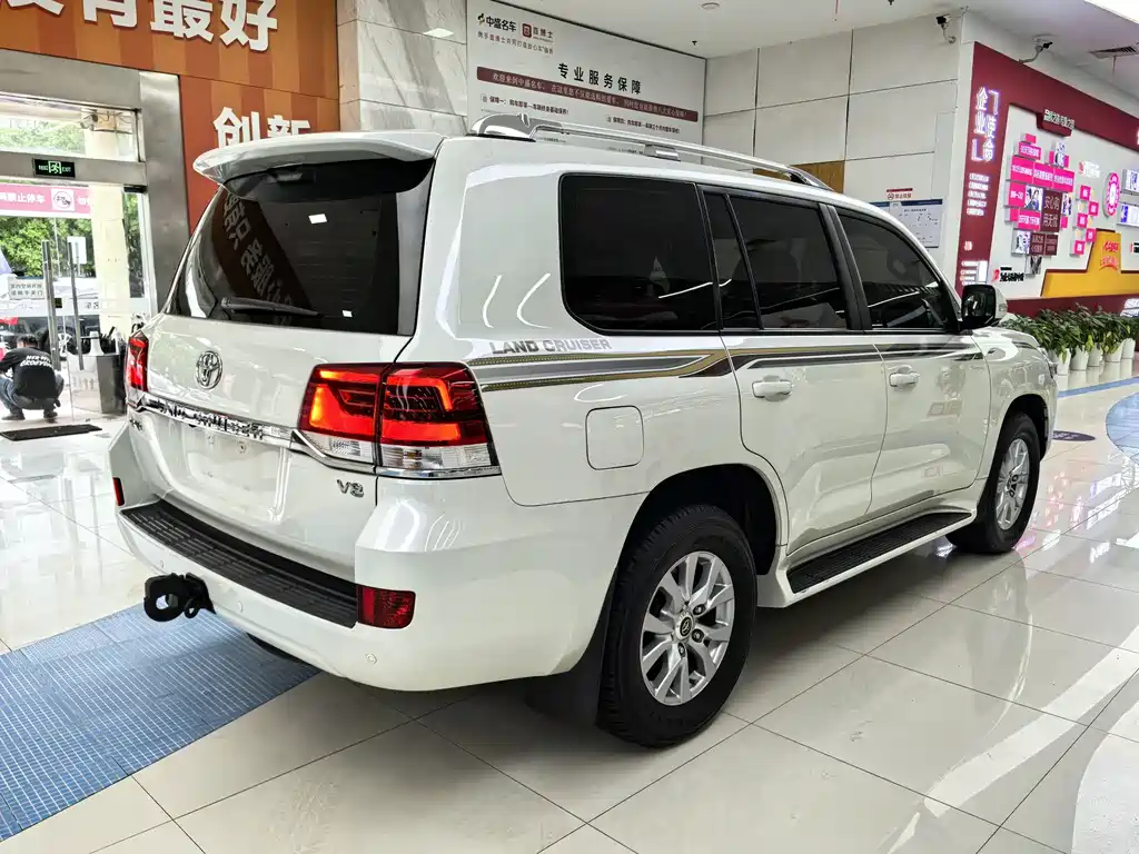 Land Cruiser (Import) 2019 4.6L GX-R Middle East Edition