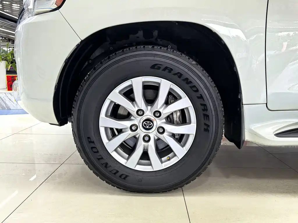 Land Cruiser (Import) 2019 4.6L GX-R Middle East Edition
