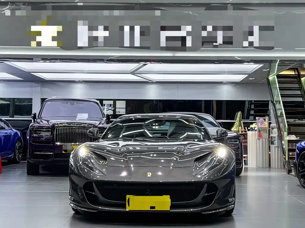 Ferrari 812 Superfast 2017 6.5L