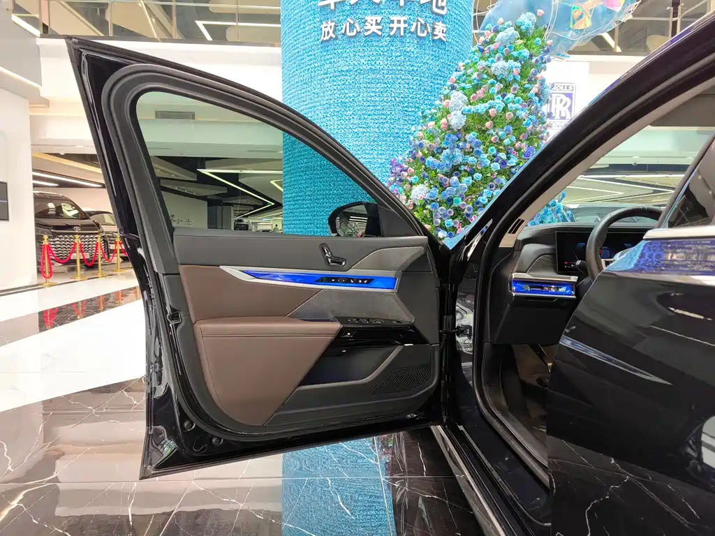 BMW 7 Series 2023 740Li Leading Edition M Sport Package