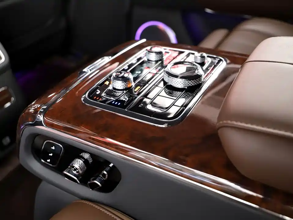 Hongqi Jin Kuihua Guoyao 2022 4.0T Zunjue Flagship Edition 4-Seater
