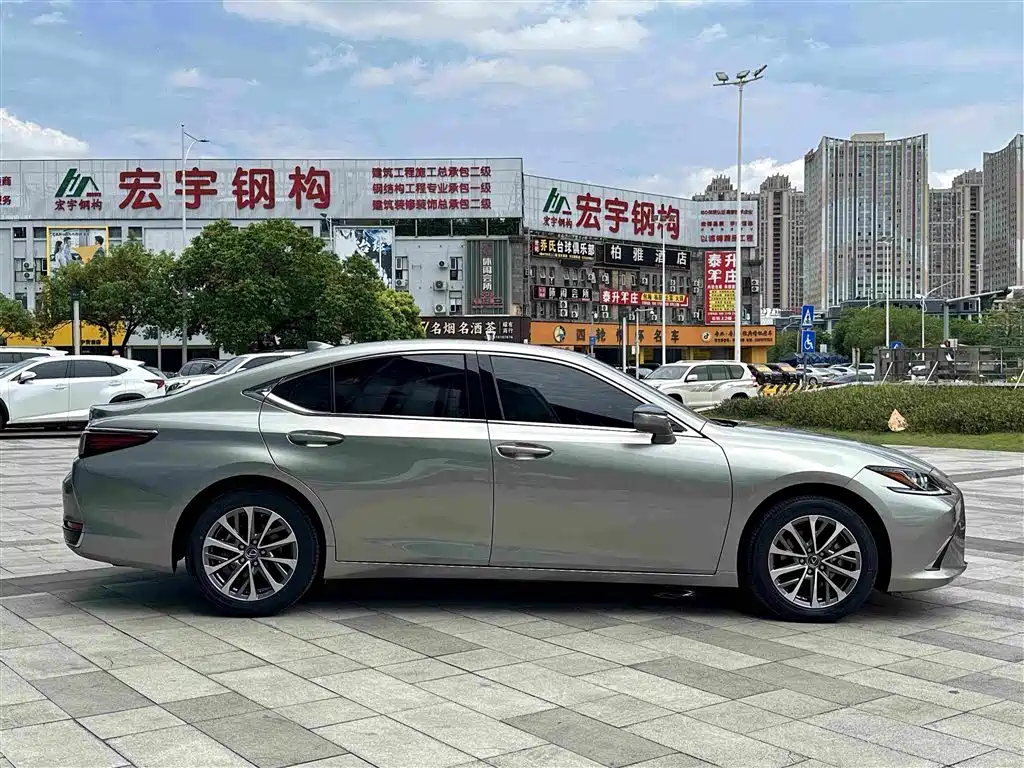 Lexus ES 2021 260 Excellence Edition