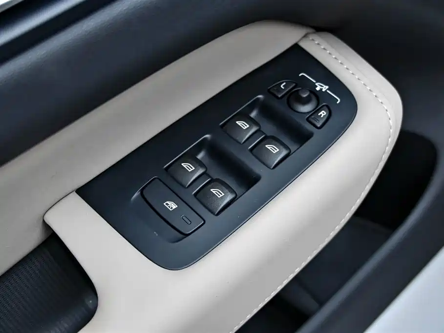 Volvo XC60 2026 B5 AWD Inscription