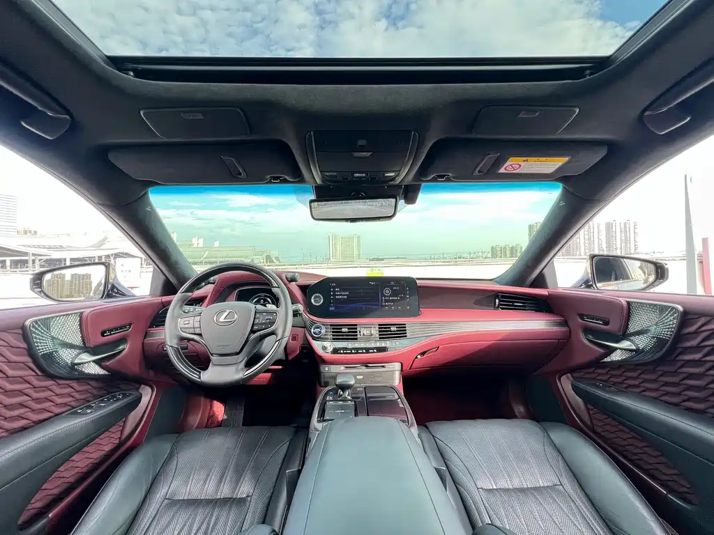 Lexus LS 2021 500h Executive Edition