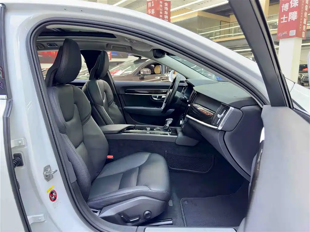 Volvo S90 2018 T4 Smart Distance Edition