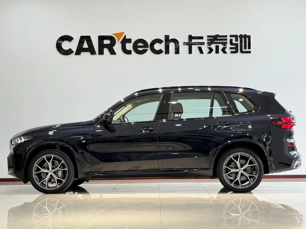 BMW X5 2023 xDrive 30Li M Sport Package