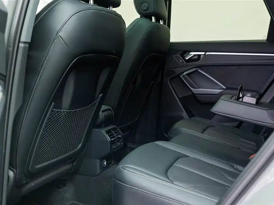 Audi Q3 2024 35 TFSI Fashion Elegant