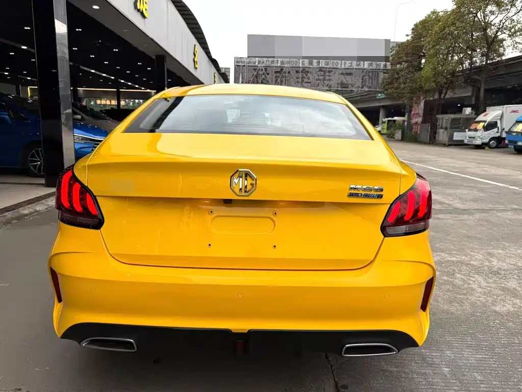MG5 180DVVT CVT Luxury Edition