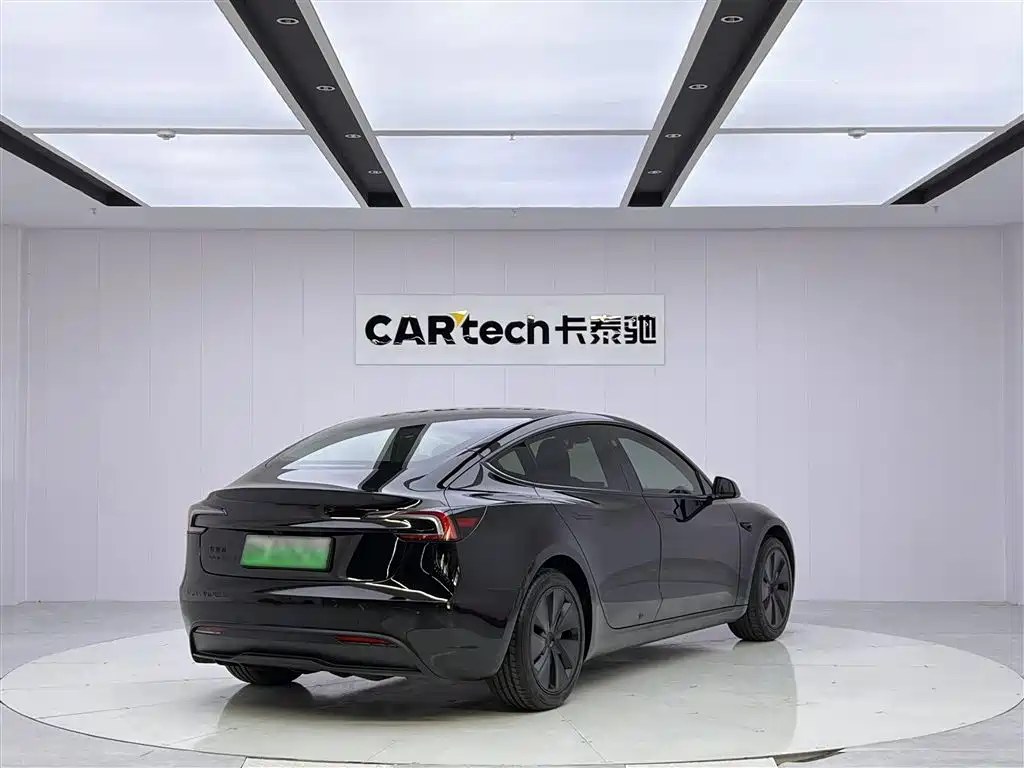 Tesla Model 3 2025 RWD