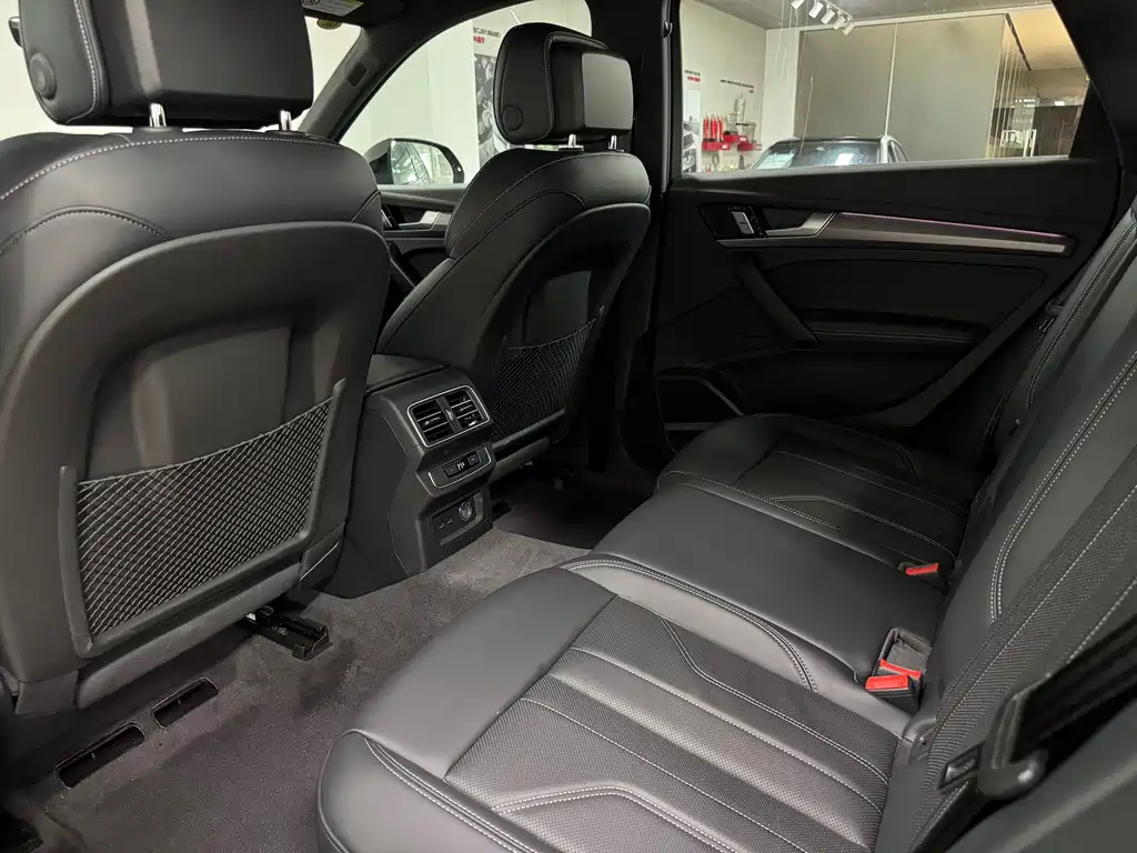 Audi Q5L 2025 45 TFSI Luxury Dynamic Edition