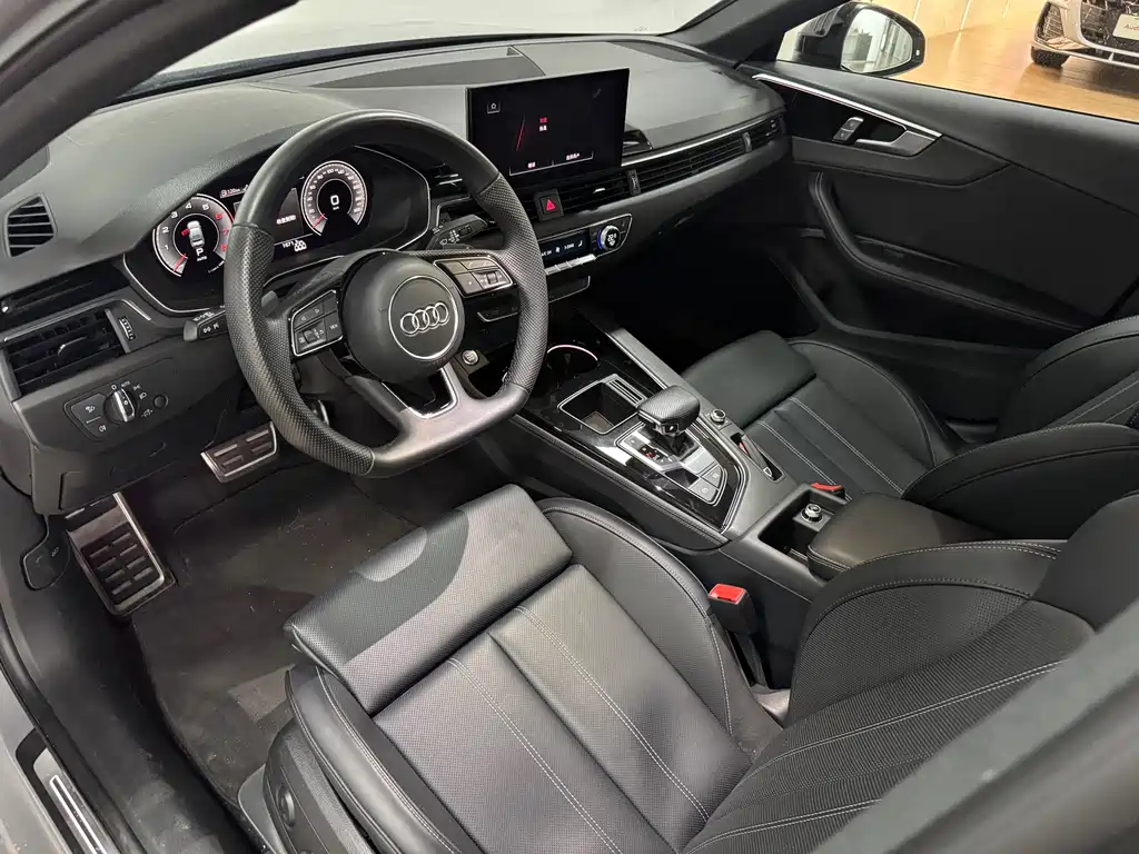 Audi A4L 2024 40 TFSI Luxury Dynamic Edition