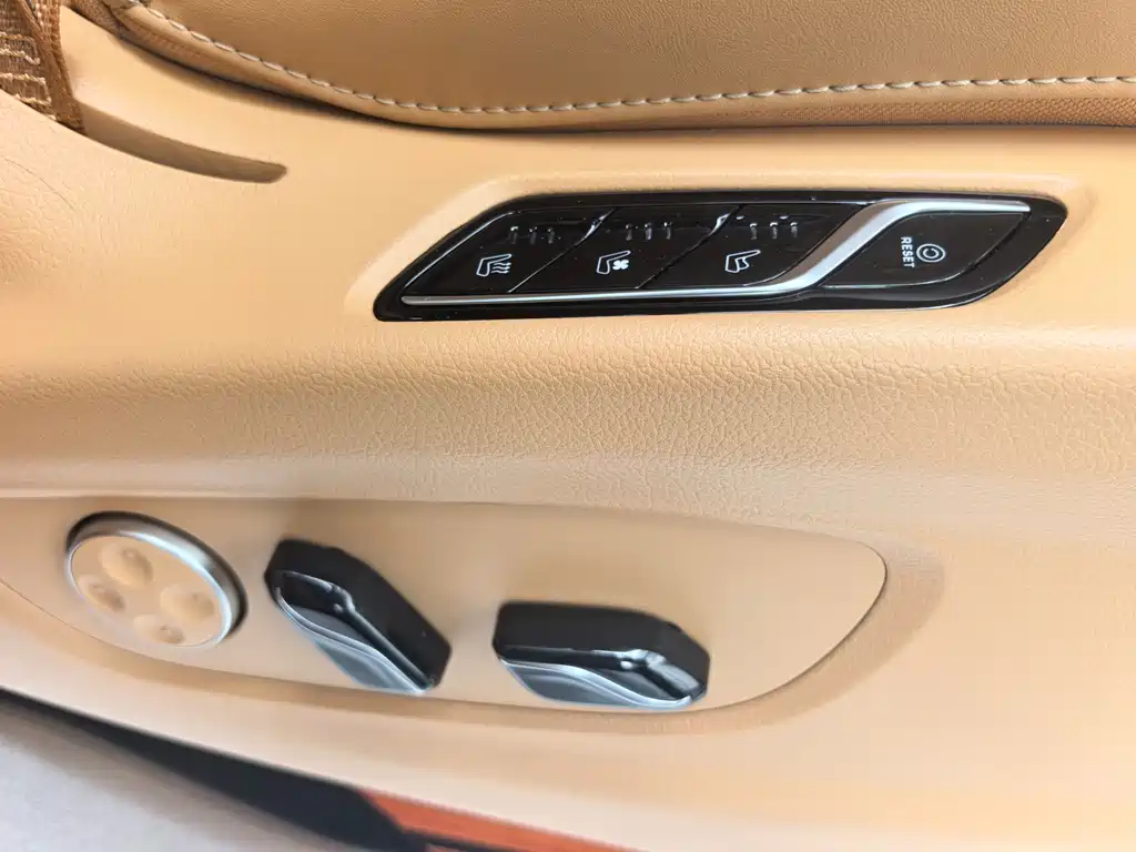 Voyah Dreamer 2024 PHEV Long Range Flagship Edition