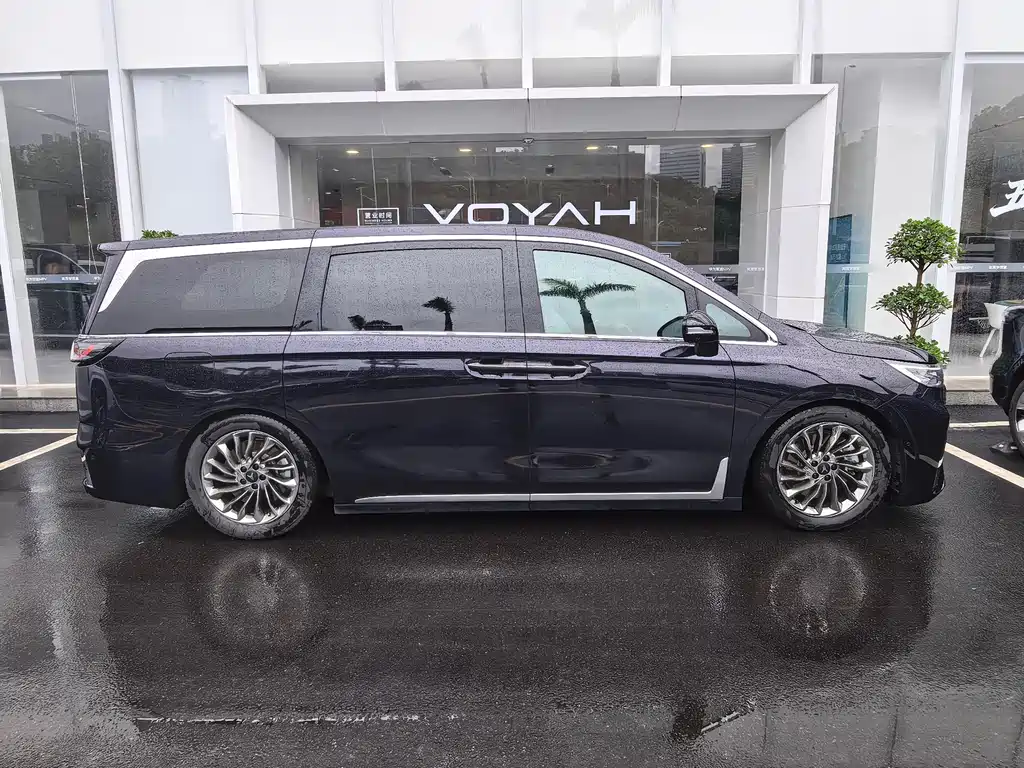 Voyah Dreamer 2024 PHEV Long Range Flagship Edition