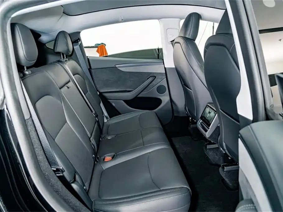 Model Y 2025 Long Range All-Wheel Drive
