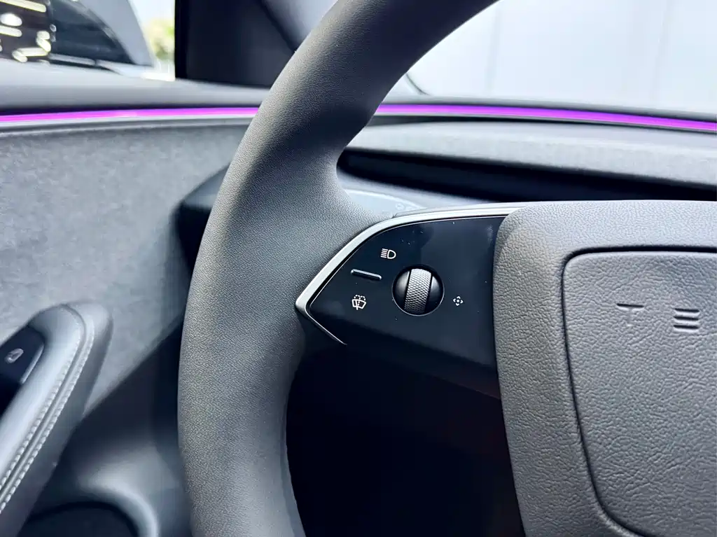 Model 3 2025 Rear-Wheel Drive