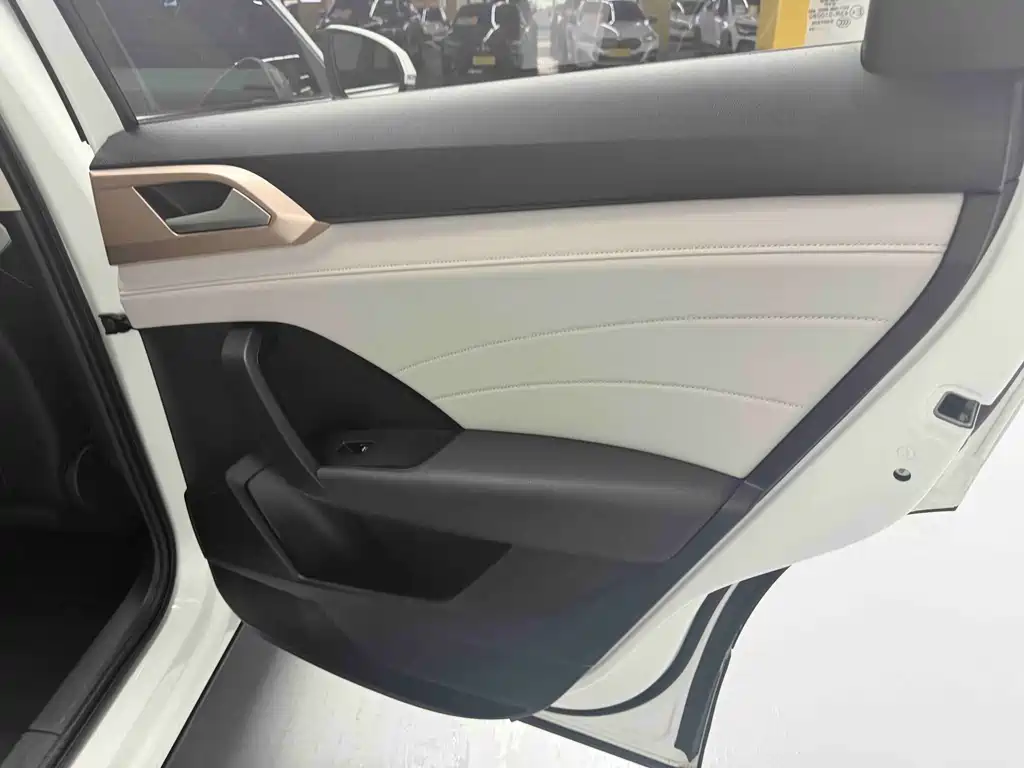 Volkswagen Tharu 2024 300TSI FWD Full Moon Edition