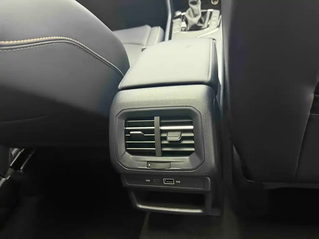 Volkswagen Tharu 2024 300TSI FWD Full Moon Edition