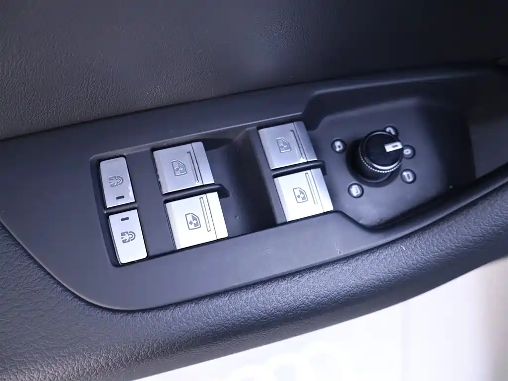 Audi A6L 2025 40 TFSI Luxury Dynamic Edition