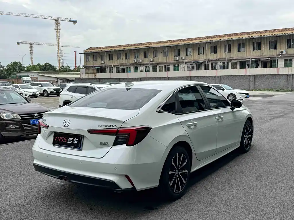 Integra 2025 240TURBO CVT Tech Edition