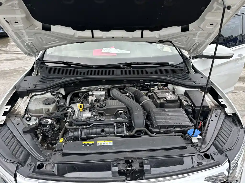 Volkswagen Sagitar 2023 300TSI DSG Fly Edition