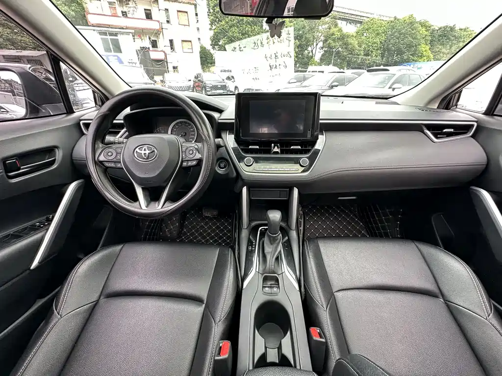 Toyota Frontlander 2023 2.0L CVT Leading