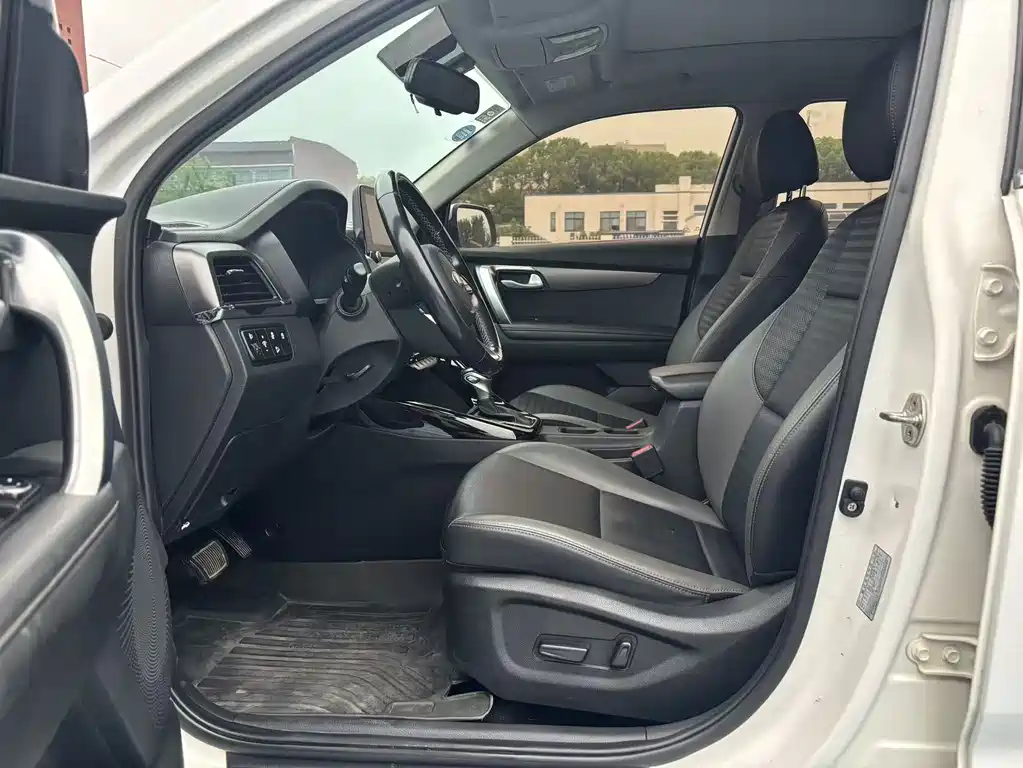 Kia Sportage 2018 2.0L Automatic Zhi Xiang Luxury Edition China V