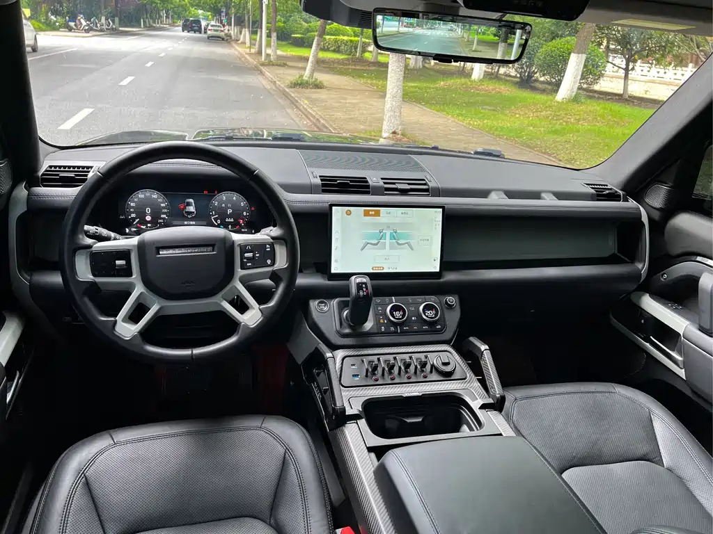 Land Rover Defender 2024 110 3.0T P400 XS