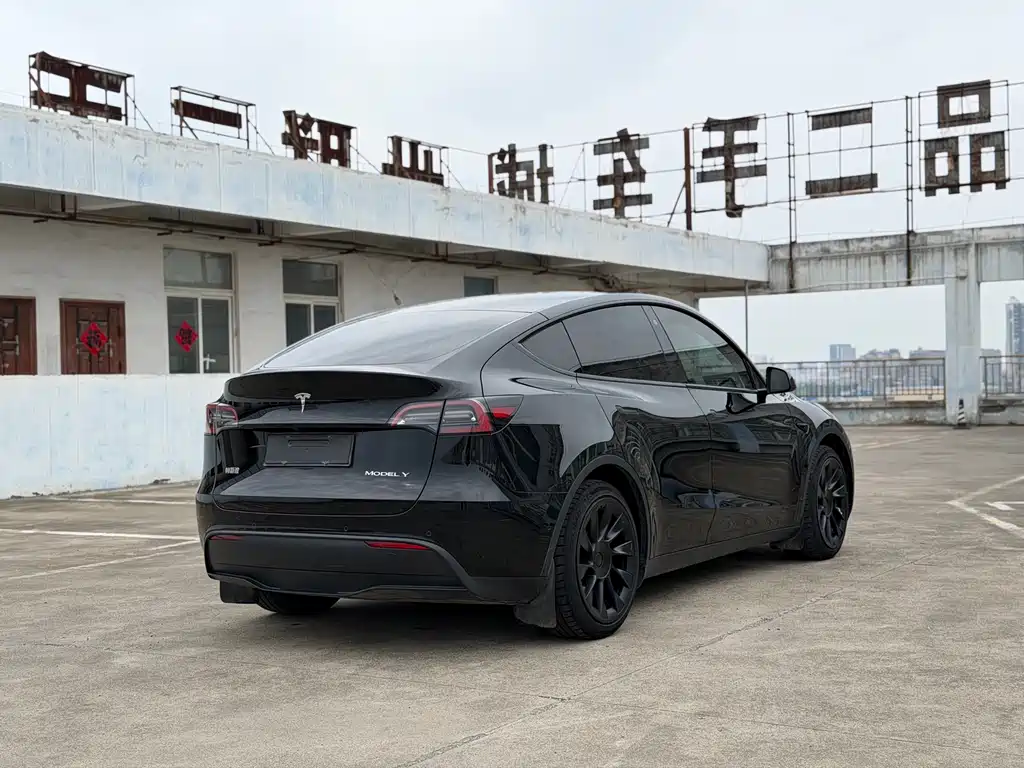 Model Y 2023 Rear-Wheel Drive