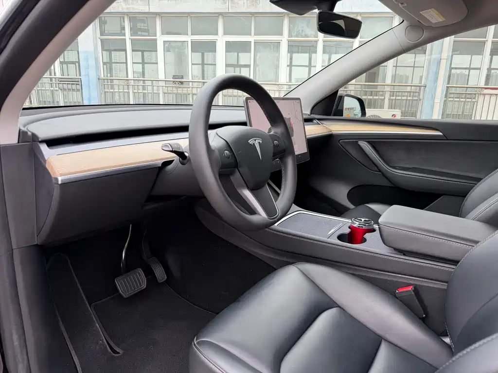 Model Y 2023 Rear-Wheel Drive