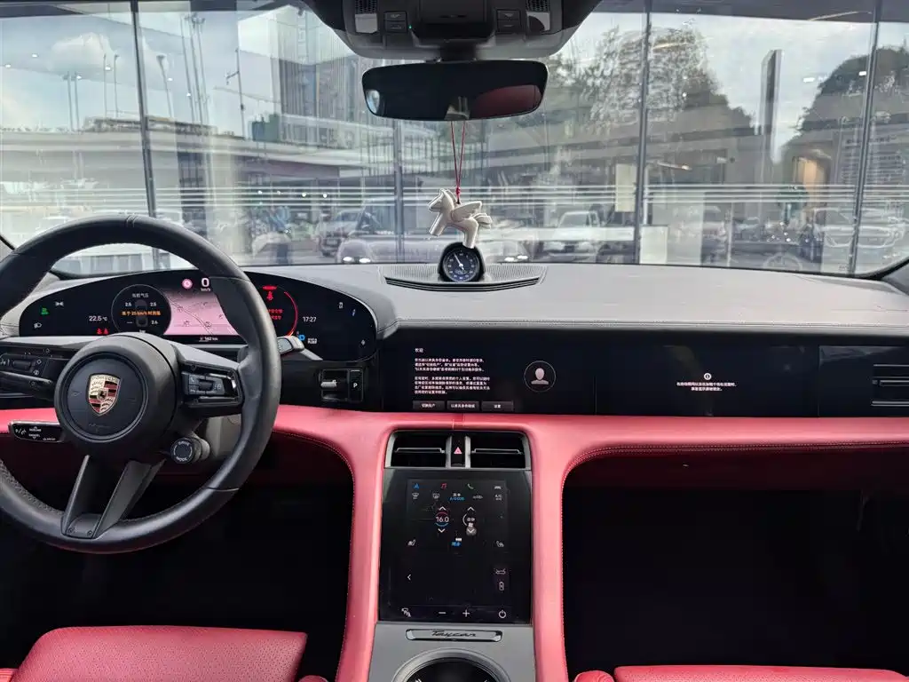 Porsche Taycan 2022