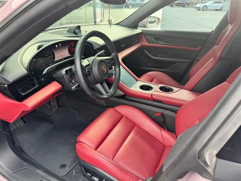 Porsche Taycan 2022
