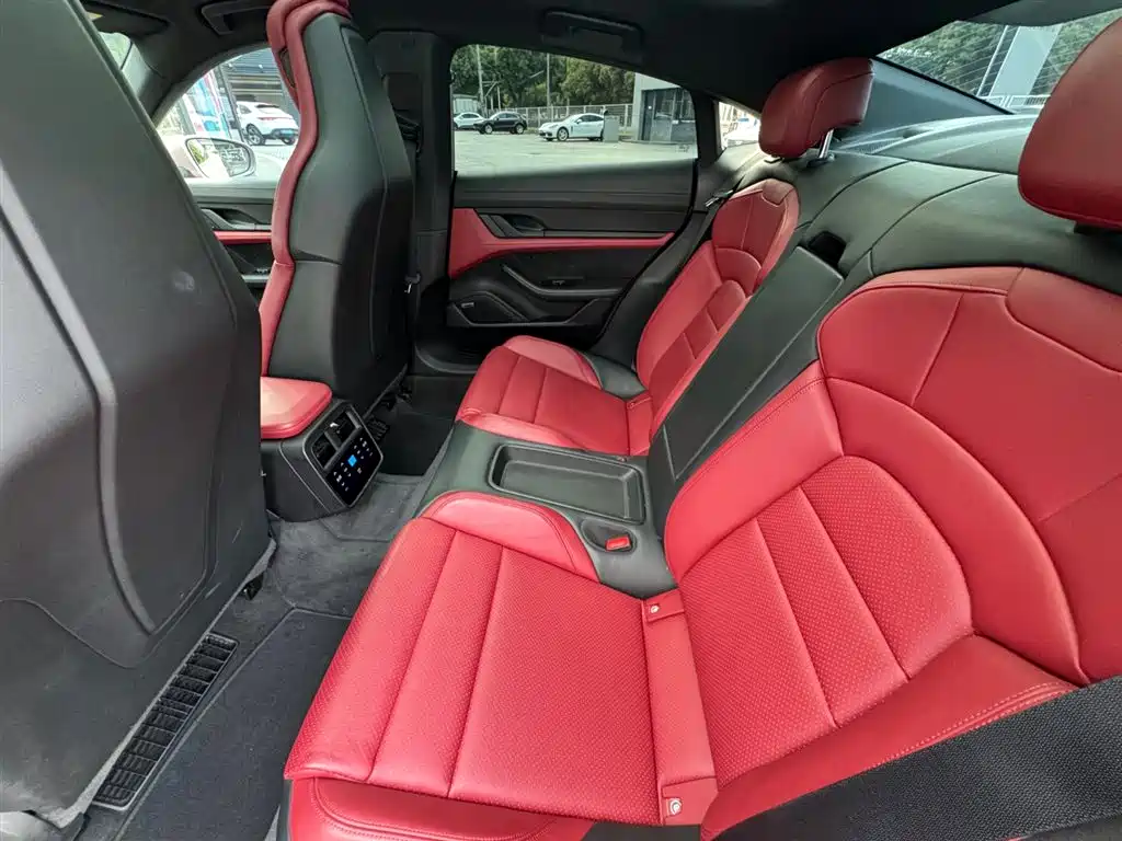 Porsche Taycan 2022