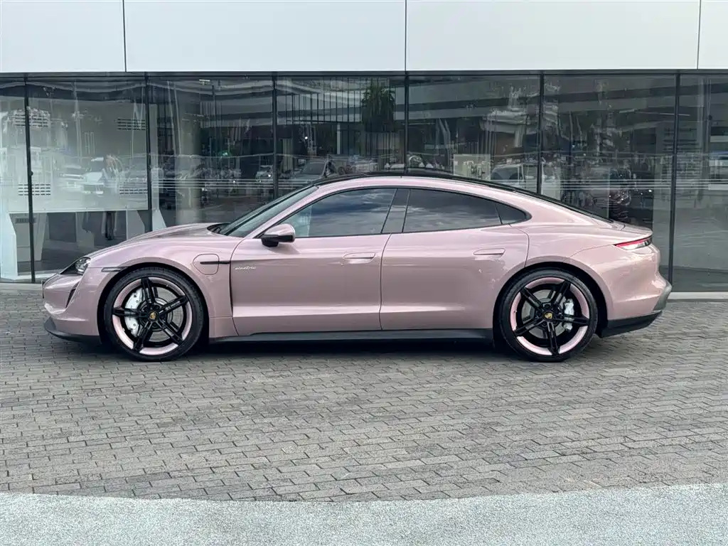 Porsche Taycan 2022