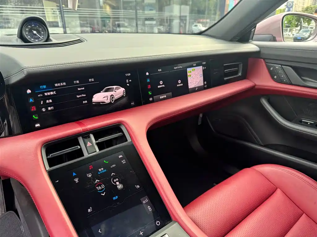 Porsche Taycan 2022