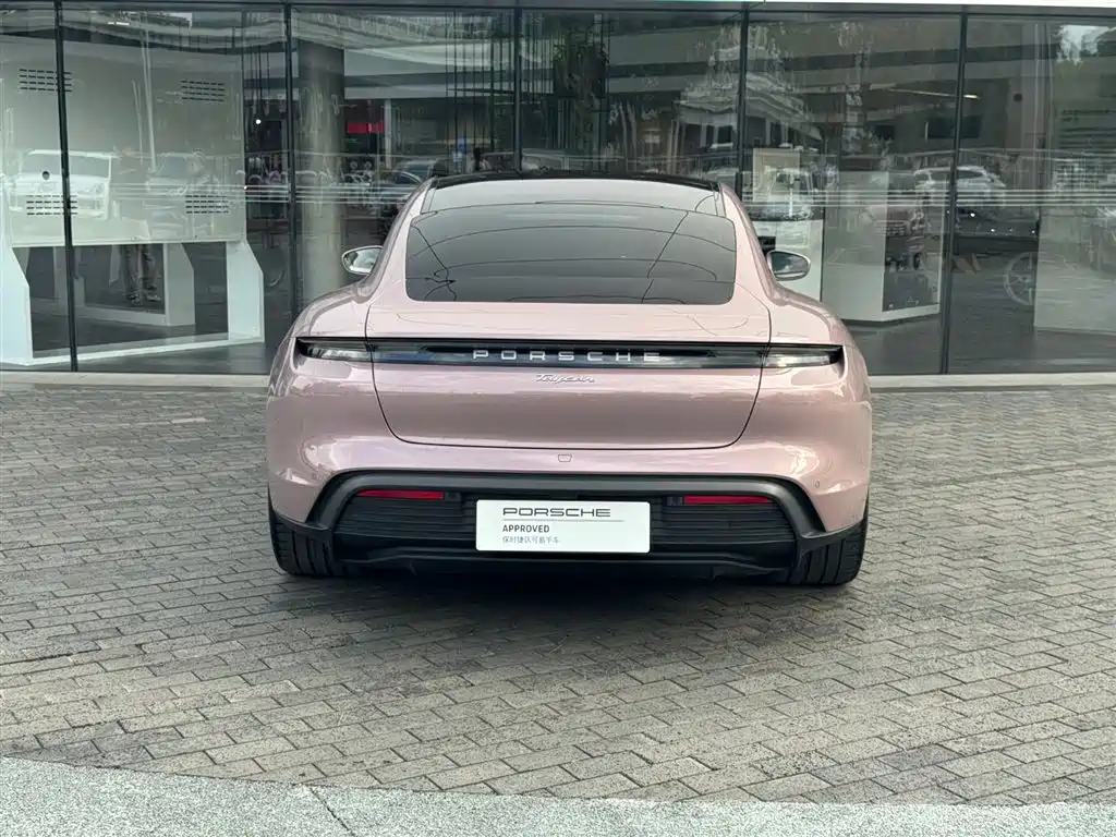 Porsche Taycan 2022