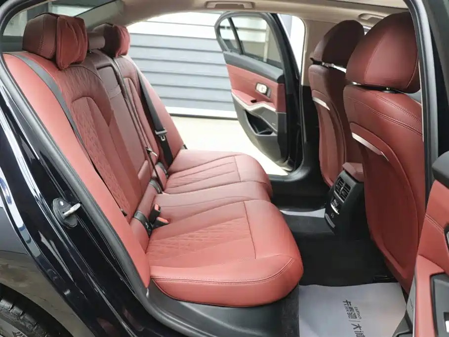BMW 3 Series 2025 330Li M Sport Night Edition