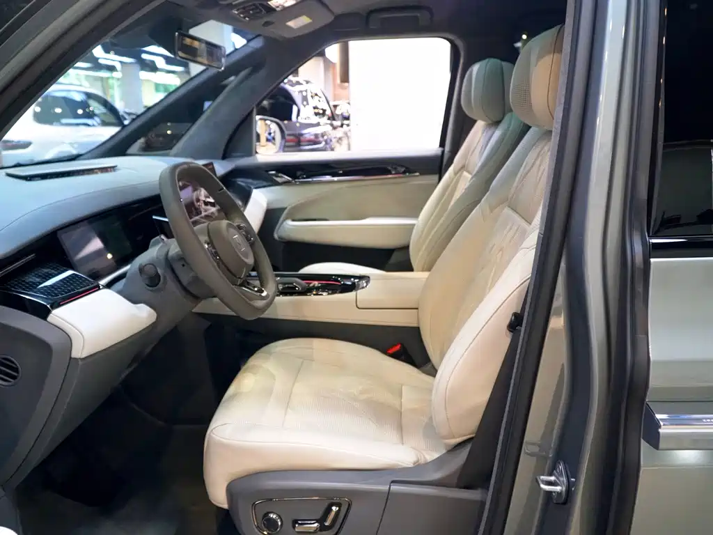Zeekr 009 2024 Six-Seat Executive Edition AWD 108kWh