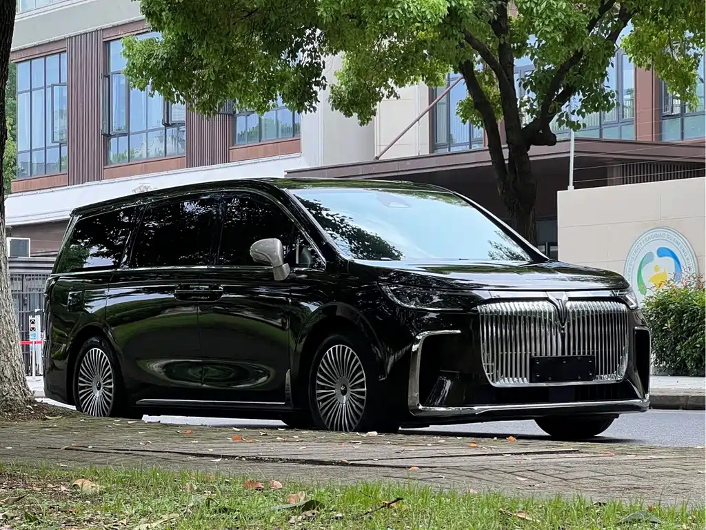 Voyah Dreamer 2025 PHEV AWD Flagship Kunpeng Edition