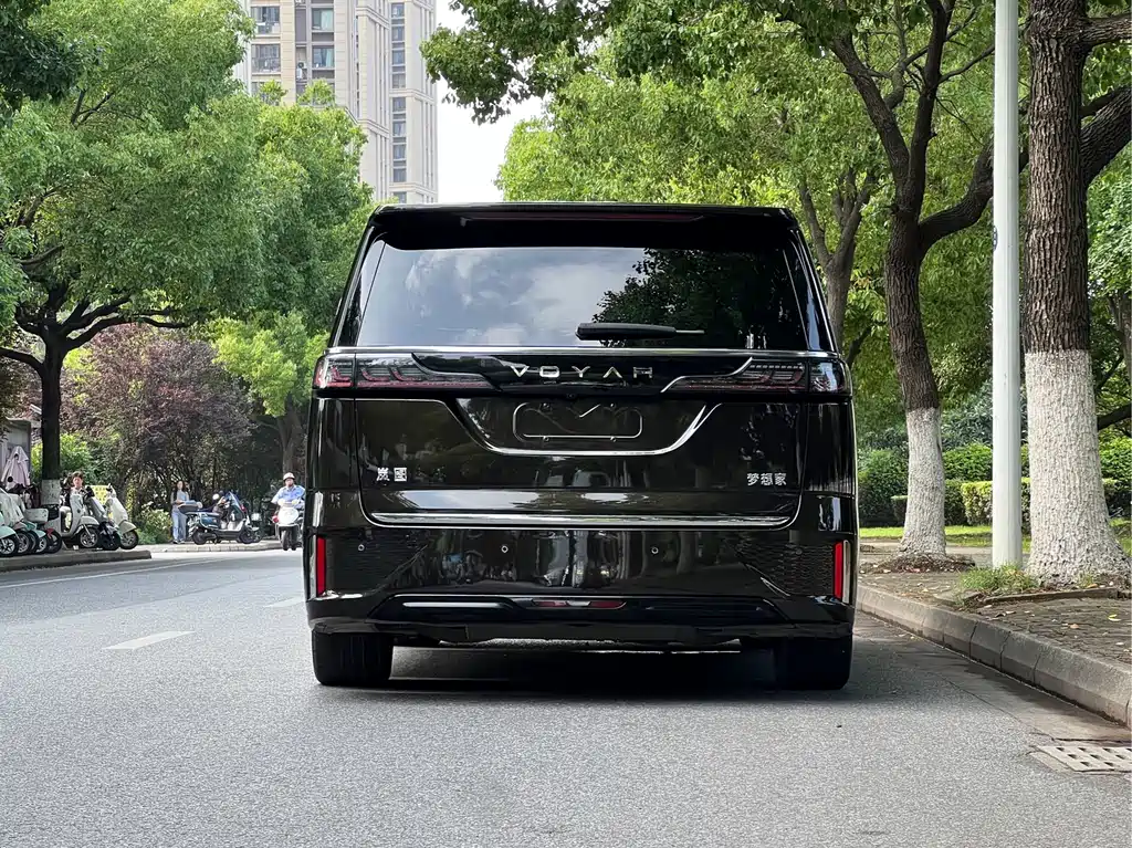 Voyah Dreamer 2025 PHEV AWD Flagship Kunpeng Edition