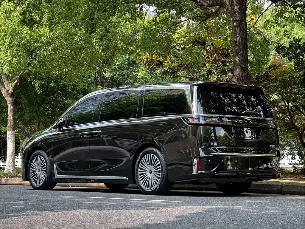 Voyah Dreamer 2025 PHEV AWD Flagship Kunpeng Edition