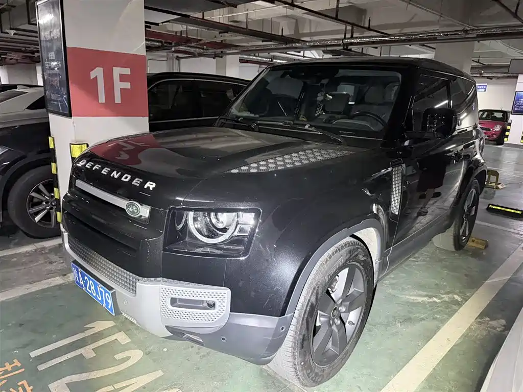 2022 Land Rover Defender 90 P300