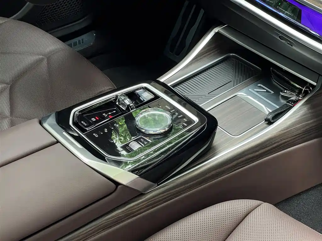 BMW 7 Series 2023 735Li M Sport Package
