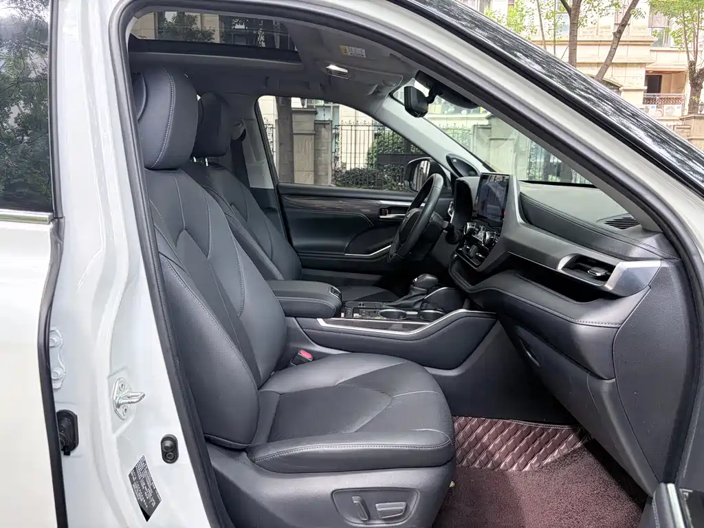 Toyota Highlander 2022 Hybrid 2.5L AWD Premium 7-Seater