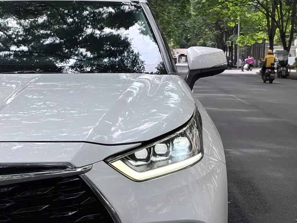 Toyota Highlander 2022 Hybrid 2.5L AWD Premium 7-Seater
