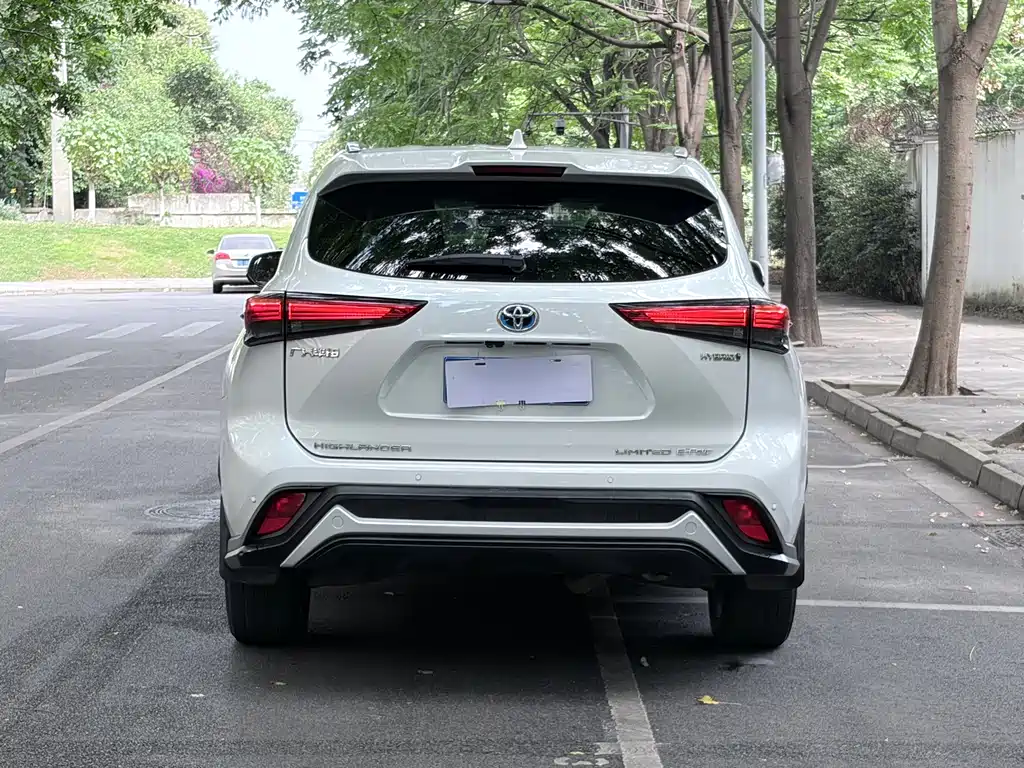Toyota Highlander 2022 Hybrid 2.5L AWD Premium 7-Seater