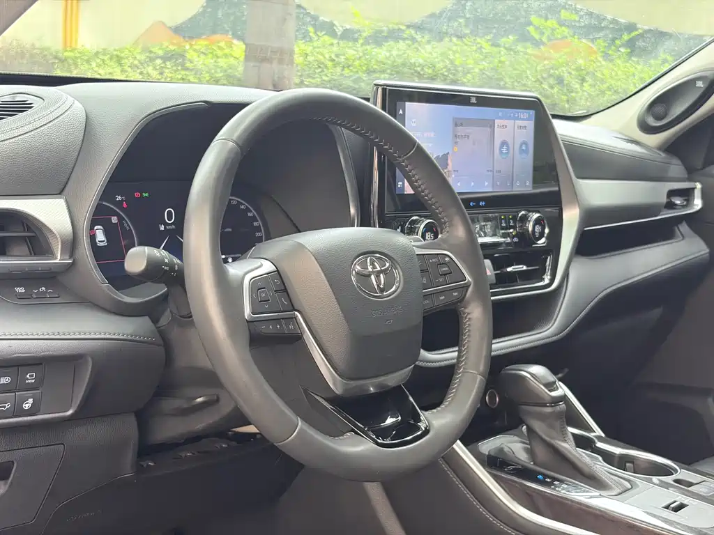 Toyota Highlander 2022 Hybrid 2.5L AWD Premium 7-Seater
