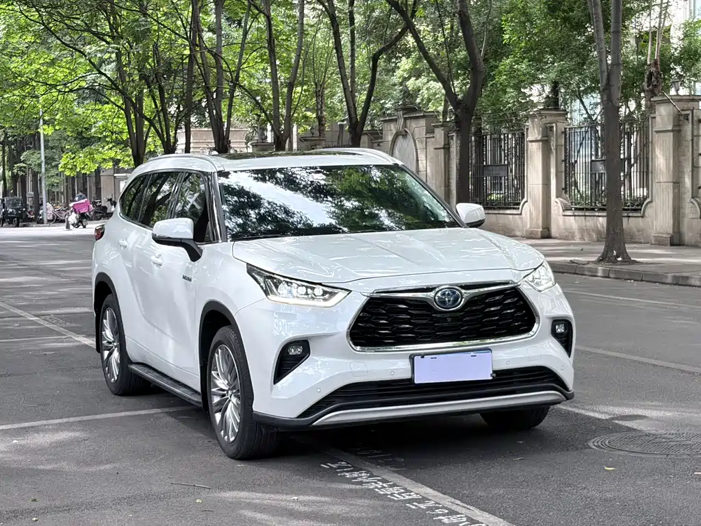 Toyota Highlander 2022 Hybrid 2.5L AWD Premium 7-Seater